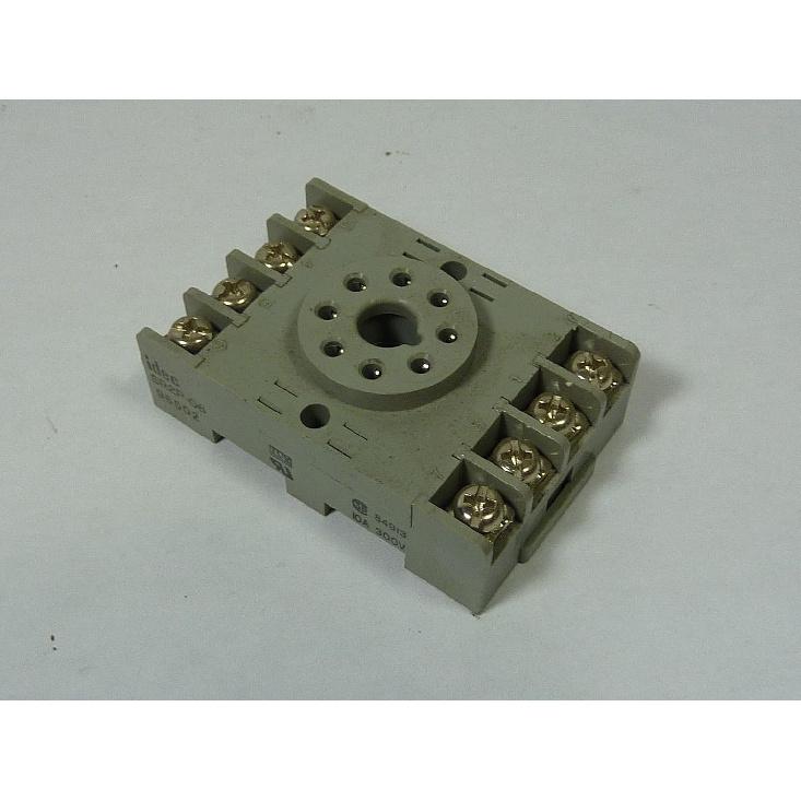 IDEC SR2P-06 10 AMP, 300 V, DIN Mount/Screw Terminal, OCTAL, Socket