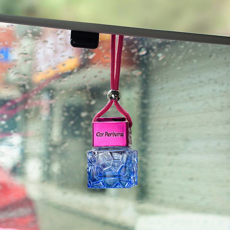 1Pcs 10Ml Rose Red Cap Colored Water Cube Empty Bottle Car Essential Oil Diffuser Fragrance Air Freshener Perfume Bottleornament