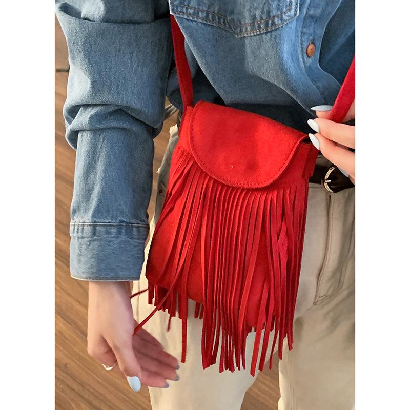 Una Borsa per Telefono di Nicchia e di Fascia Alta, Una Piccola Borsa a Spalla, Una Piccola Borsa Quadrata e Una Semplice Borsa a Tracolla Singola
