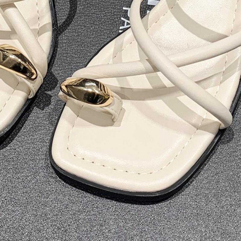 Yaz Seksi Parmak Arası Terlik Kadın Terliği Yeni Moda Moda Klipsli Burun Düz Parmak Arası Terlik Açık Hava Terliği Düz Günlük Plaj Sandaletleri