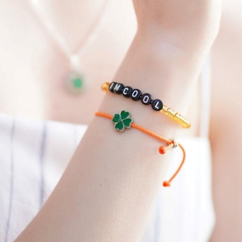 BONBEAU Color Motive Knot Bracelet Daisy Rainbow Clover Knot Thread Bracelet