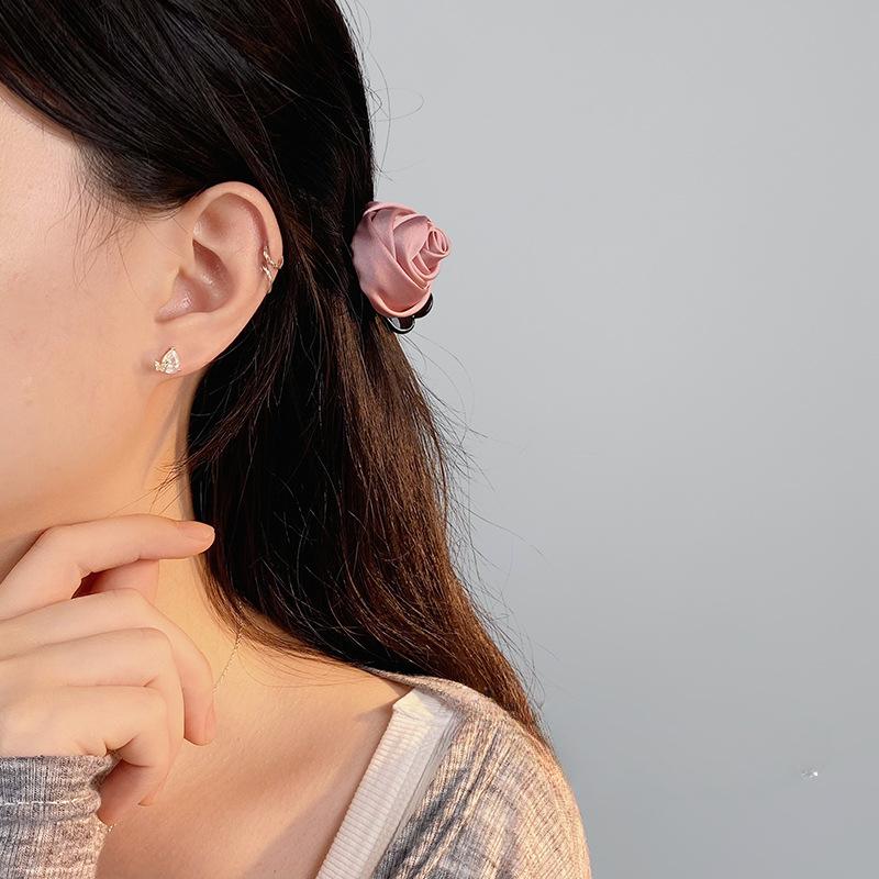 Exquisite Butterfly Water Drop Earrings for Women with High-end Versatile Design Niche Earrings