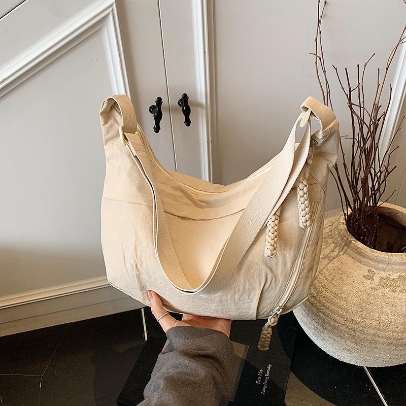 Simple Large Capacity Crossbody Bag, Lightweight All-Match Dumpling Shoulder Bag For Women Commute
