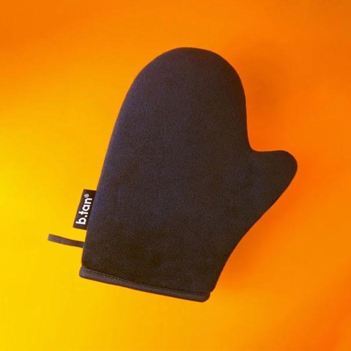 Obtenez un bronzage impeccable sans traces avec le gant bronzant b.Tan je ne veux pas bronzer sur mes mains.