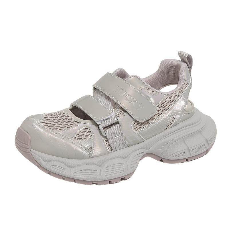 2025 Internet celebrities with the same retro white baotou sports new with skirt versatile niche heightening soft sole dad shoes