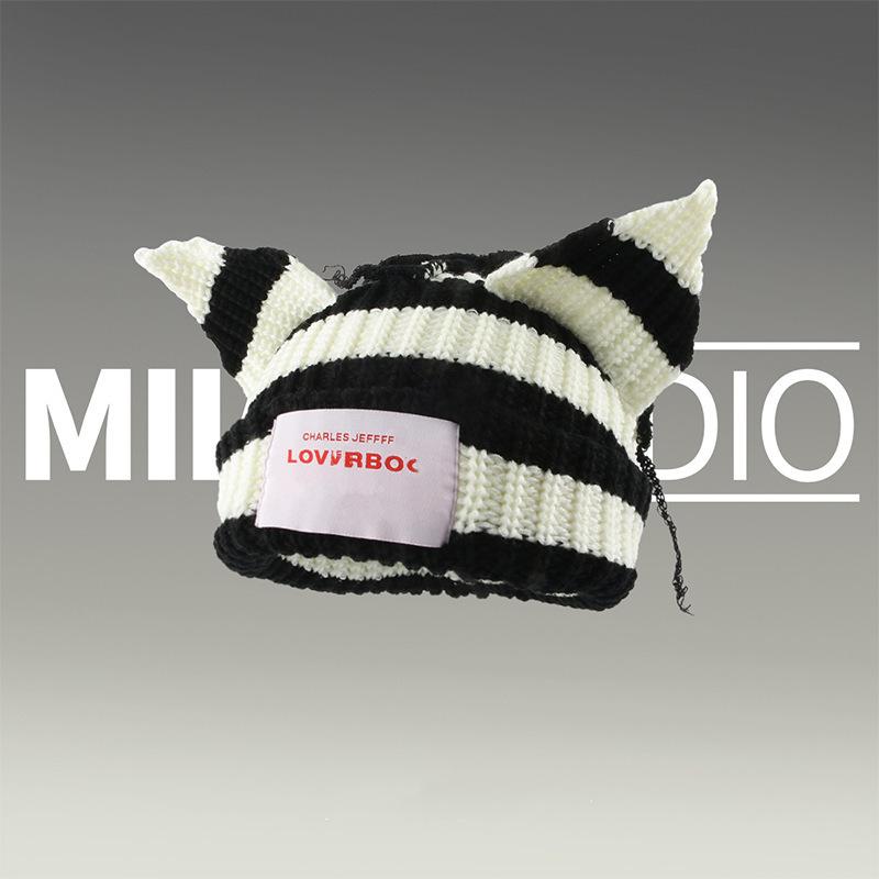 Design Personalized Cat Pig Ears Couple Knitted Wool Hat Cute Warm Autumn and Winter Hats for Men and Women