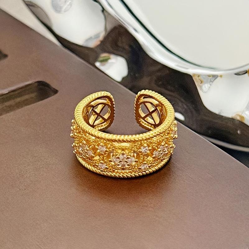 Mittelalterlicher Luxus High-End Hohle Spitze Schmetterling Offener Ring Weiblichkeit Nischendesign Retro Ring