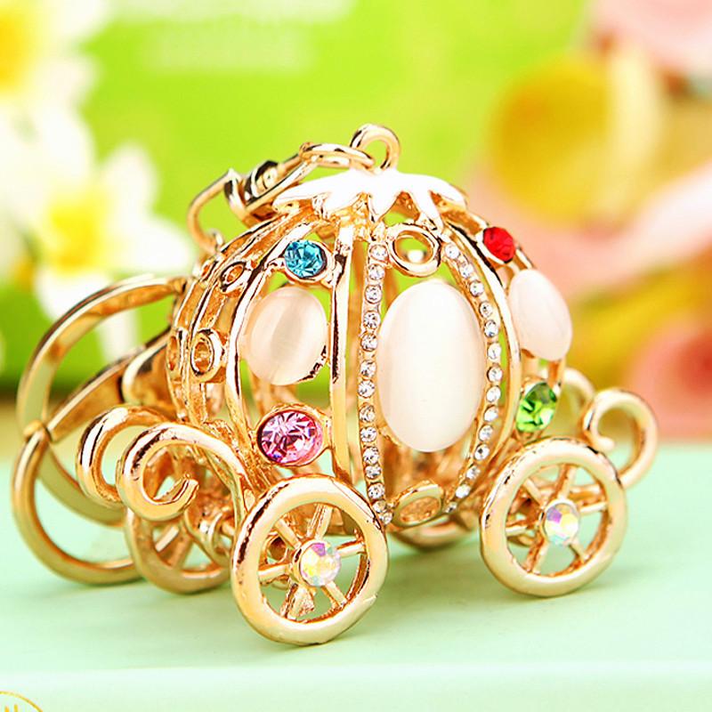 

Тыква Золушка Элегантный Шарм для Машины Брелок Аксессуар для Женщин с Металлическим Покрытием и Цветными Веревками Идеально для Подарков Sp и StyleI