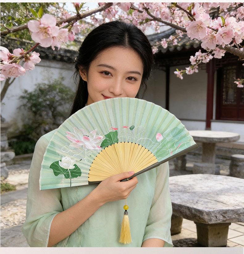 Tradycyjny Chiński Składany Wachlarz Bambusowy do Hanfu i Qipao