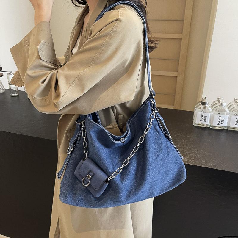 Large Capacity Bag Women's Autumn Simple 2026 New Fashion Shoulder Messenger Bag Retro Denim Commuter Tote Bag