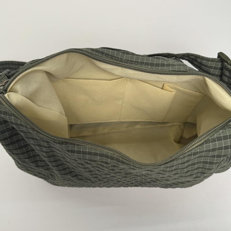 Korean Nylon Shoulder Bags Fashion Simple Plaid Zipper Tote Drawstring Pleated Cloud Bags New Commuter Crossbody Shoulder Bag