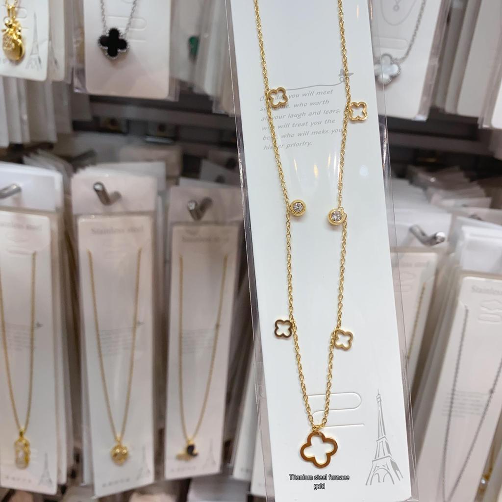 Evropský a Americký Styl Titanová Ocelová Náhrdelník s Květinovým Vzorem z Perel, Srdíčkem a Čtyřlístkem