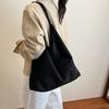 Large-capacity tote bag, women's Korean version, high-end sense, trendy commuting, simple and versatile shoulder bag.
