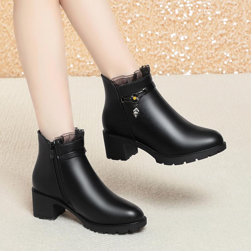 women's autumn and winter, new boots    and elderly women's shoes warm velvet leather shoes mother shoes soft leather cotton shoes
