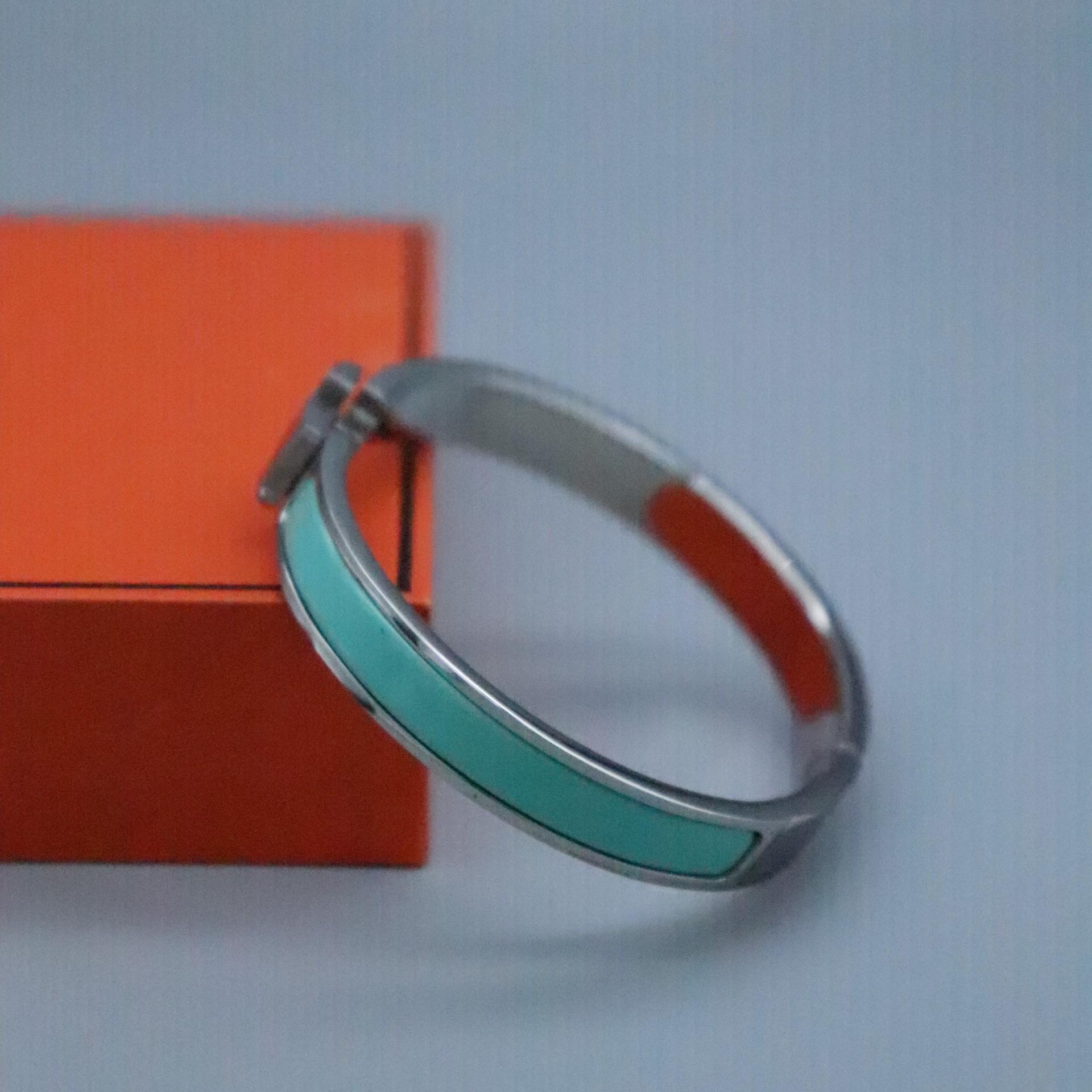 

Браслети HEnamel Модні та популярні легкі розкішні аксесуари size 17, steel color