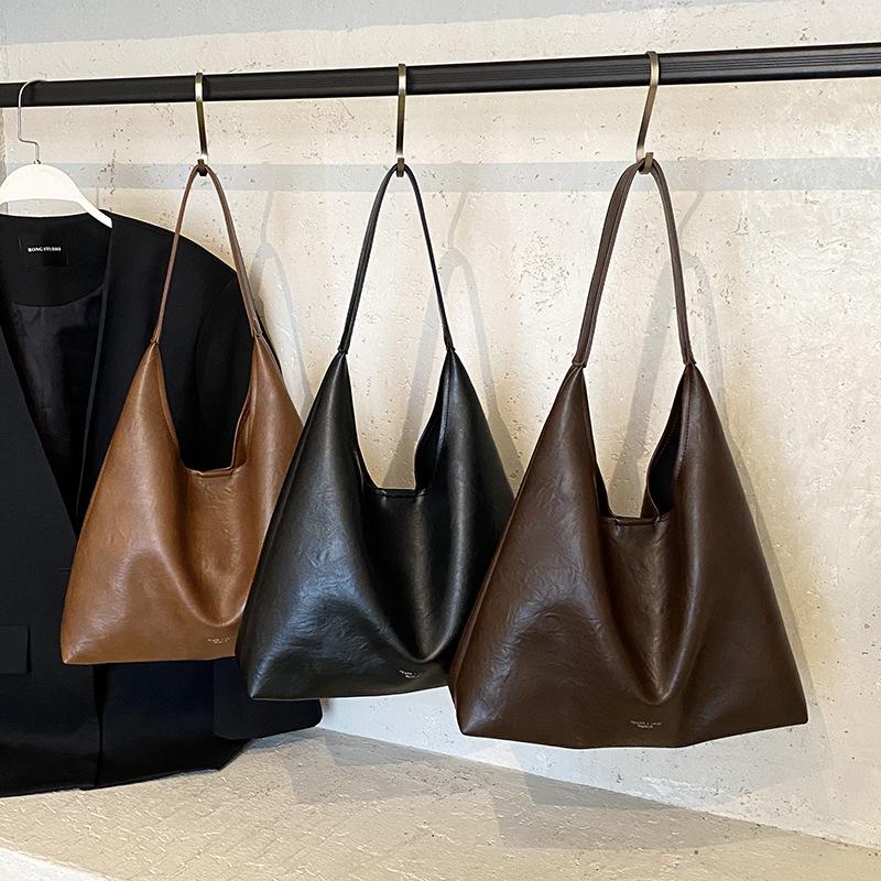 Large Capacity Bag Women's Fashion Versatile Shoulder Bucket Bag High-end Texture Child and Mother Class Commuter Tote Bag