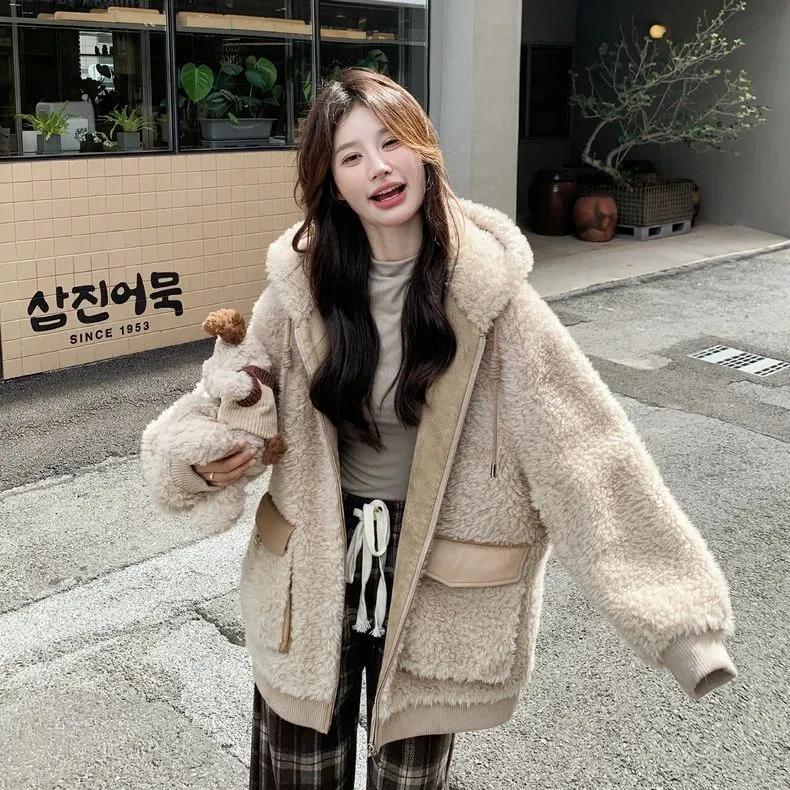 Playful Age-reducing Hooded Lamb Wool Jacket Women's Winter Design Cotton Jacket