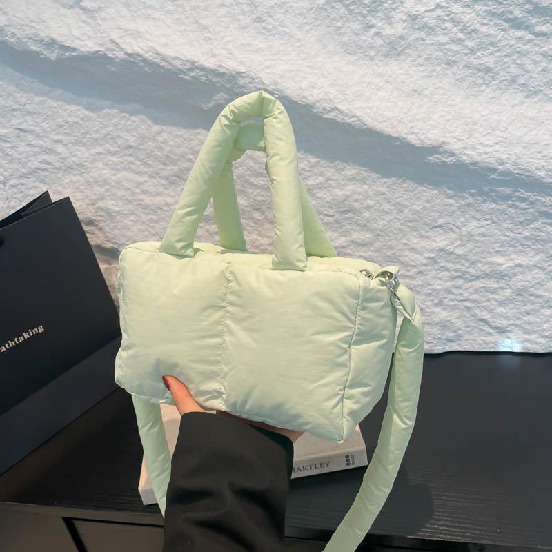 

Сумка-тоут через плечо с хлопковым наполнителем, модная универсальная сумка из легкой мягкой пуховой ткани