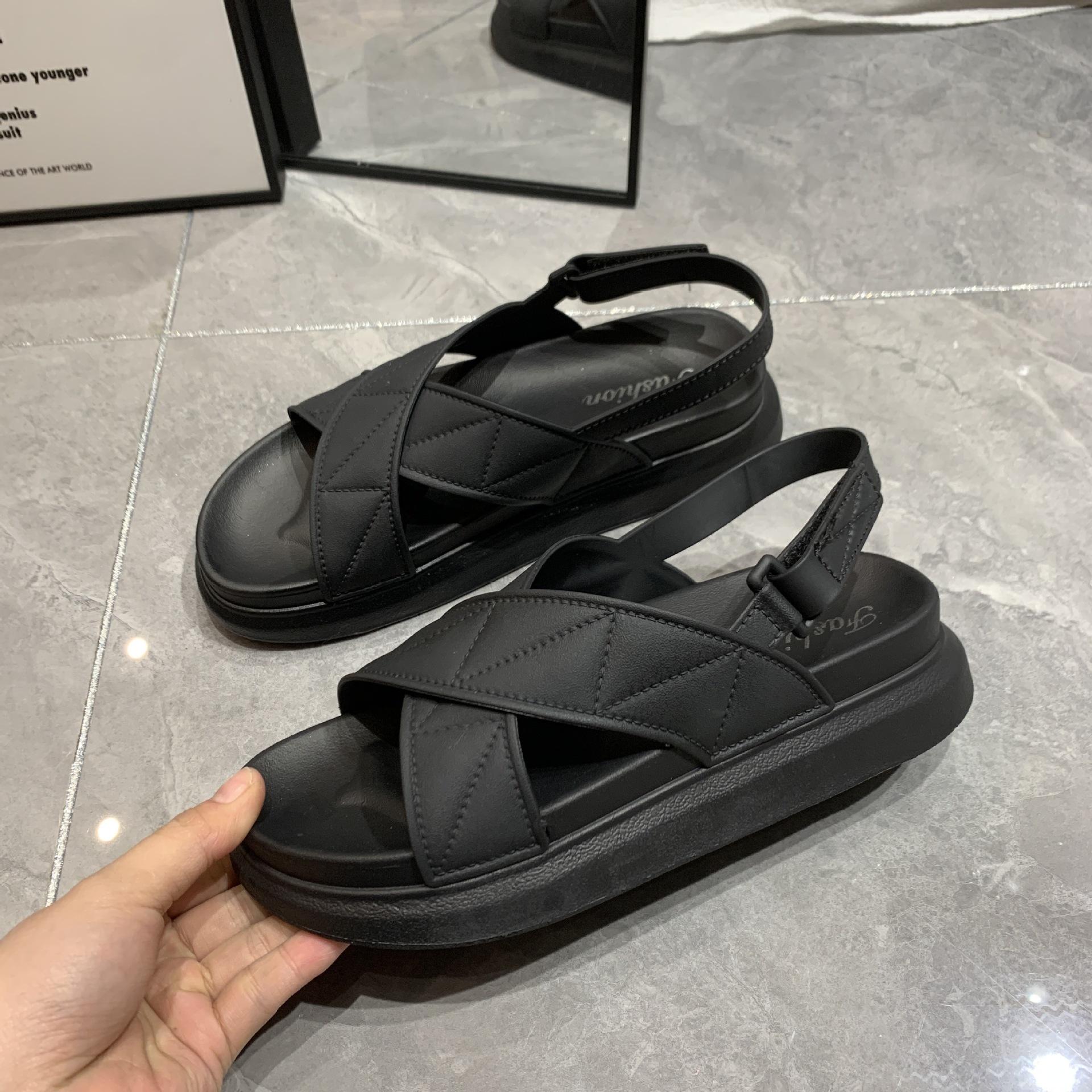 

Простые однотонные женские сандалии с перекрестными пуговицами, летние женские тапочки на толстой подошве для отдыха на море 40 чёрный