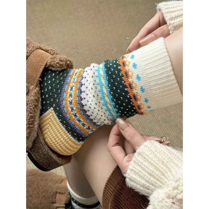 Retro Ethno-Stil Reine Baumwollsocken für Damen im Herbst und Winter, Verdickt, Warm, Personalisiert, Farbblockiert und Trendige Flauschsocken