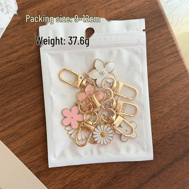 Korean Style White Flower Keychain with Daisy Pendant for Bluetooth Earphone Case