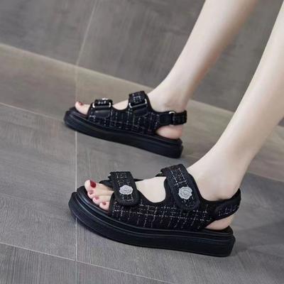 Xiaoxiangfeng Sandals Women's 2024 New Summer Platform Muffin Velcro Sports Leisure Beach Roman Sandals