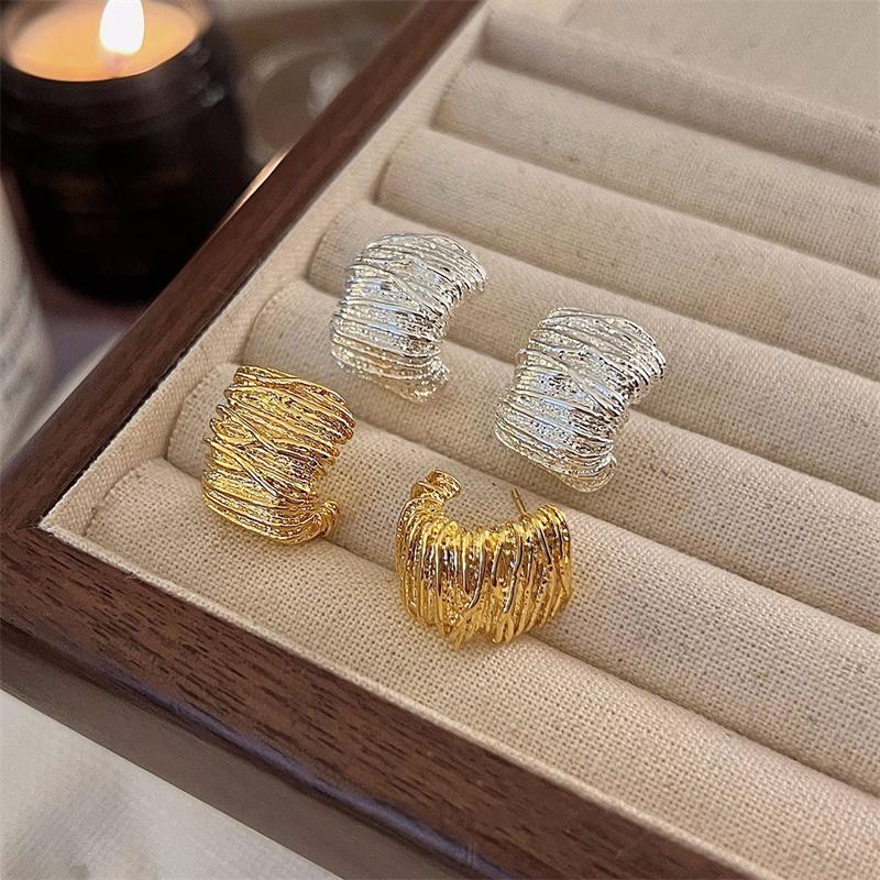 Punk Geometric Gold Color Metal Stud Earrings for Women Vintage Silver Color Earring Jewelry Accessories