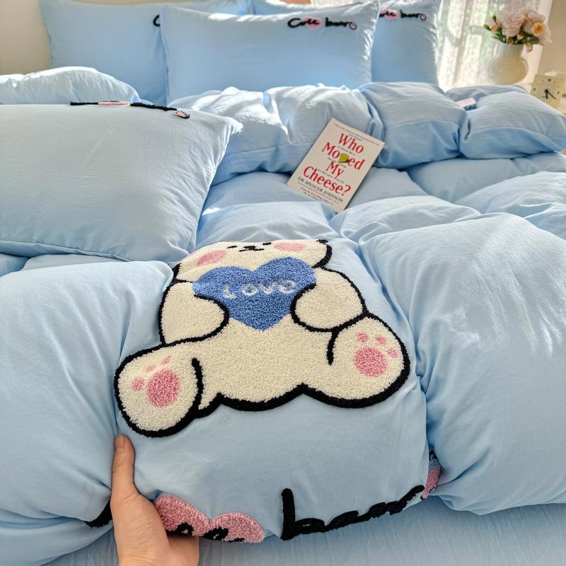 Class A bedding four-piece set solid color cotton cartoon towel embroidered quilt cover skin-friendly washed cotton student dormitory cute kit