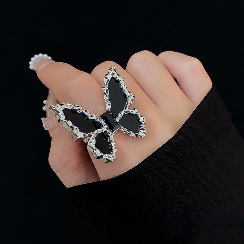 

High-End Diamond-Studded Silver Butterfly Earrings - Fashionable, Luxurious, Unique Design