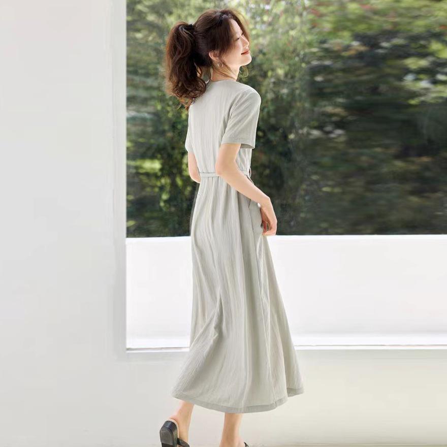 Summer new fashion design sense simple temperament short-sleeved Tencel dress waist thin belly long skirt