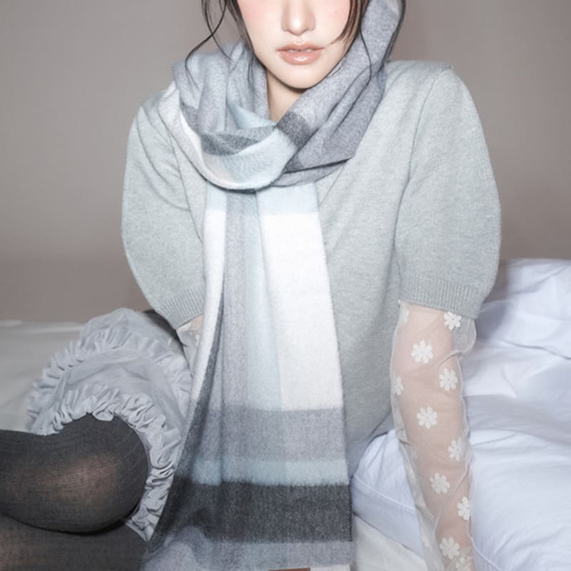 

RECLOW MUNM CHECK CASHMERE 100% MUFFLER GRAY PACKAGE BOX (gift wrapping available) (5,000 won)