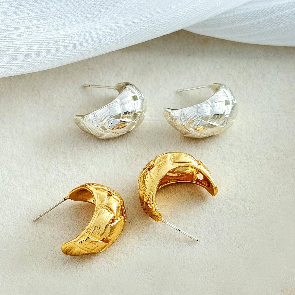 European & American Retro Brushed Woven Texture Minimalist Hollow C-Shaped Earrings for Women