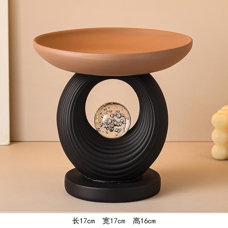 

A modern luxury key holder for the entrance hall, suitable for the living room or hallway, making it an ideal housewarming gift. чорний