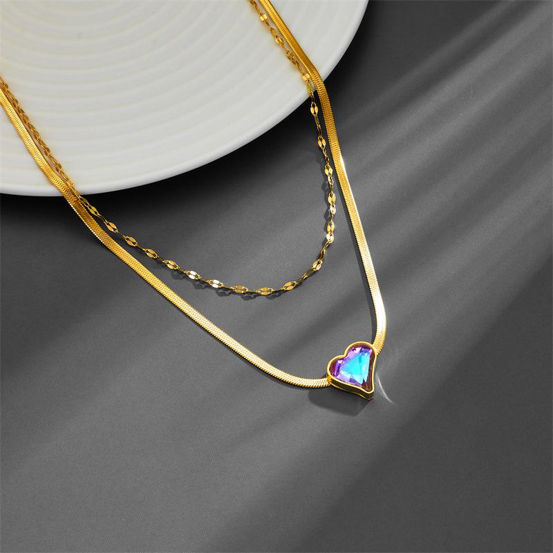 Titanium Steel Double Layer Gradient Heart Necklace with Inlaid Diamond – European and American Niche Sweet Cool Choker.