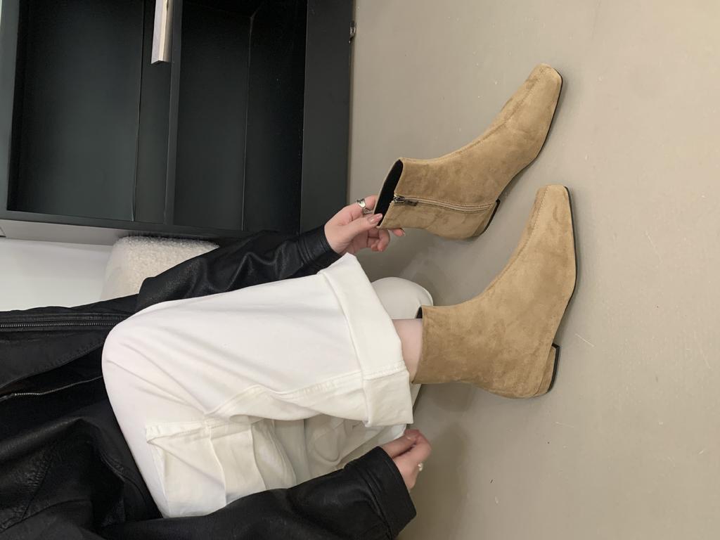 French Suede Square Ankle Boots Women's 2025 Autumn and Winter New Fashionable Thin Boots, Temperament Commuter Boots