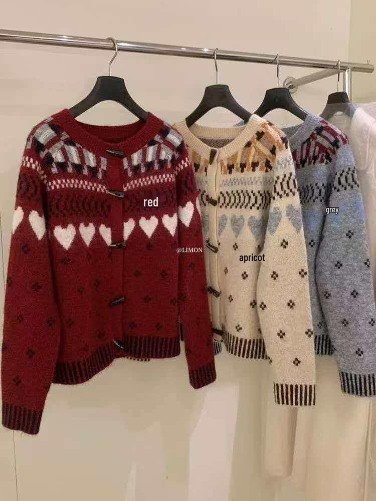 Women's Autumn/Winter Sweater: Heart Floral Print, Horn Buttons, Loose Fit, Slimming, Versatile Outerwear