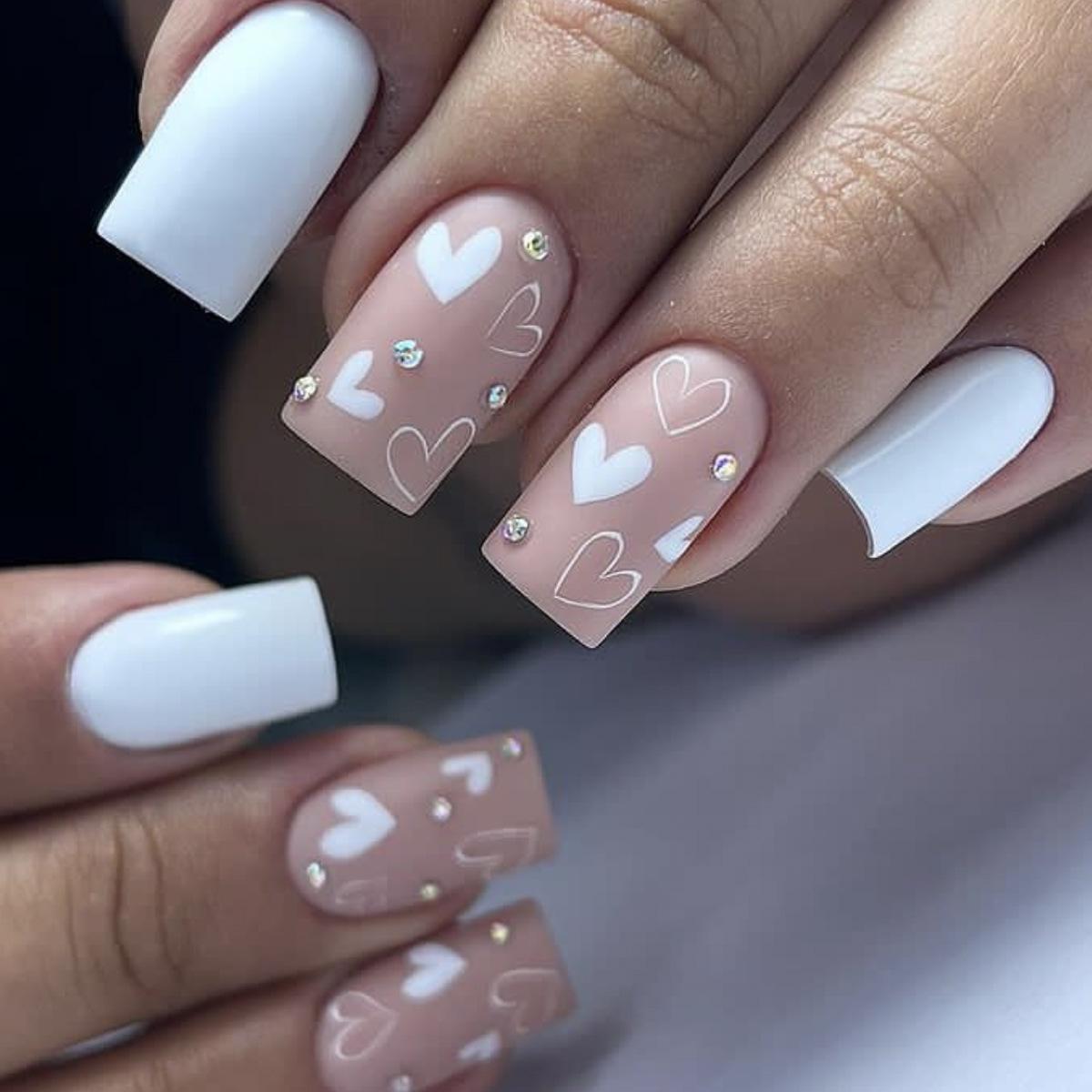 

Valentine s Day Matte White Heart Rhinestone Detachable Square False Nails