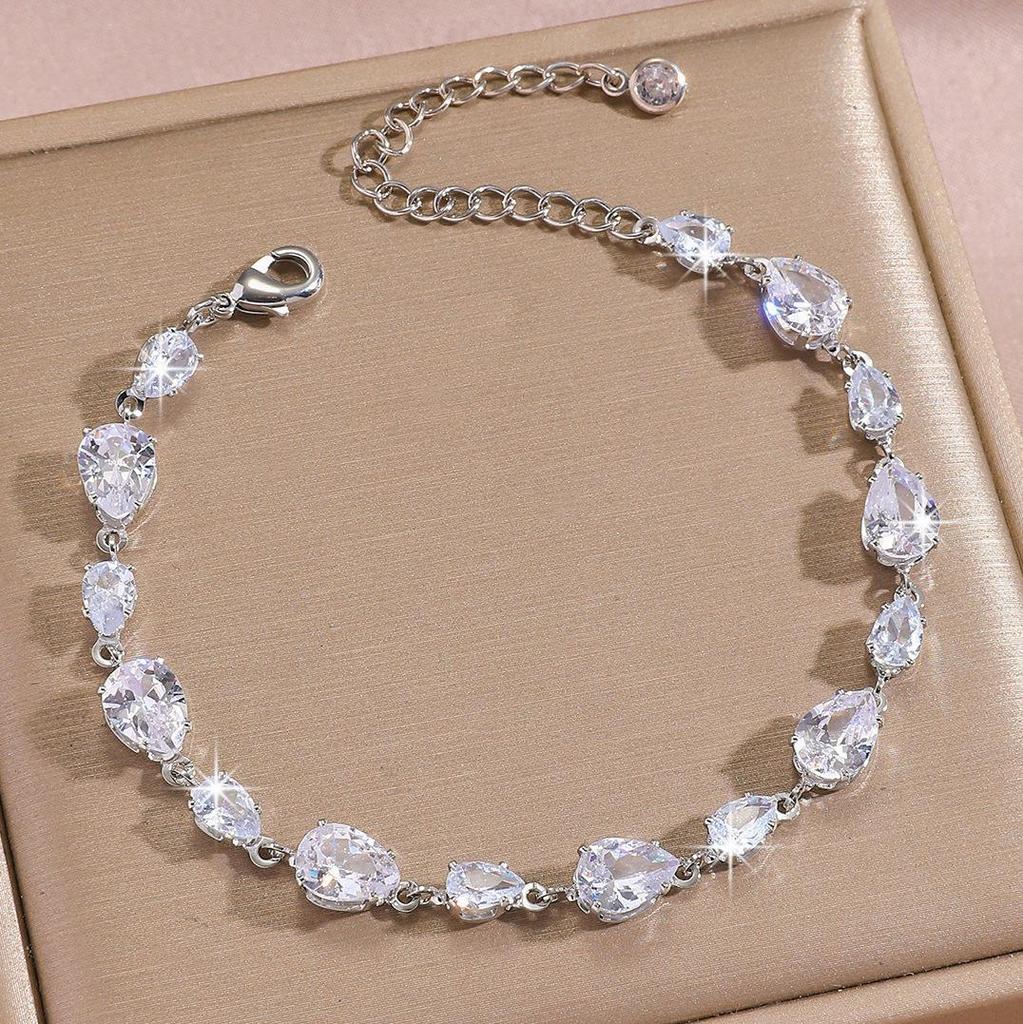 Bracelet Feuille Plaqué Or avec Incrustations de Zircon Hachuré et de Diamant
