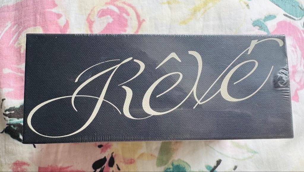 [USED] BTS V Tae PHOTOBOOK Photobook V Rêvé with Poster