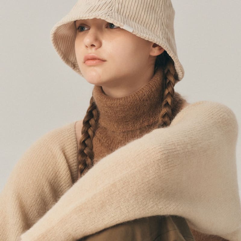 

Марчен лэрри вельветовая панама_3 цвета black