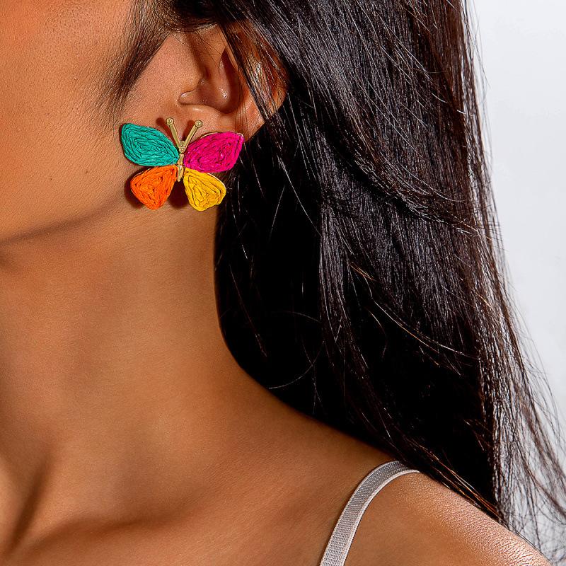 Summer hand-woven raffia stud earrings women's sweet temperament earrings pastoral atmosphere flower earrings