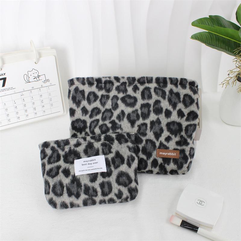 Retro Leopard Print Wool Storage Bag - High-End Travel Makeup & Coin Purse