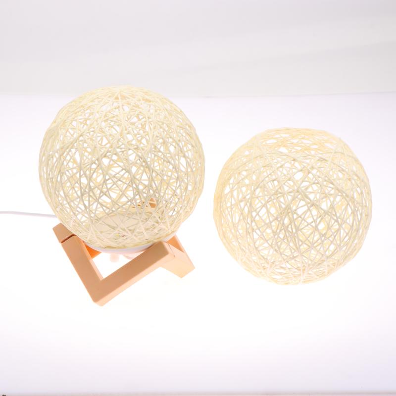 1 Set Rattan Kugel Tischleuchte USB-Stecker Helligkeit Einstellbar Nachtlicht Geschenk Holzständer Nachttisch Dekoration Nachtlicht Für Schlafzimmer