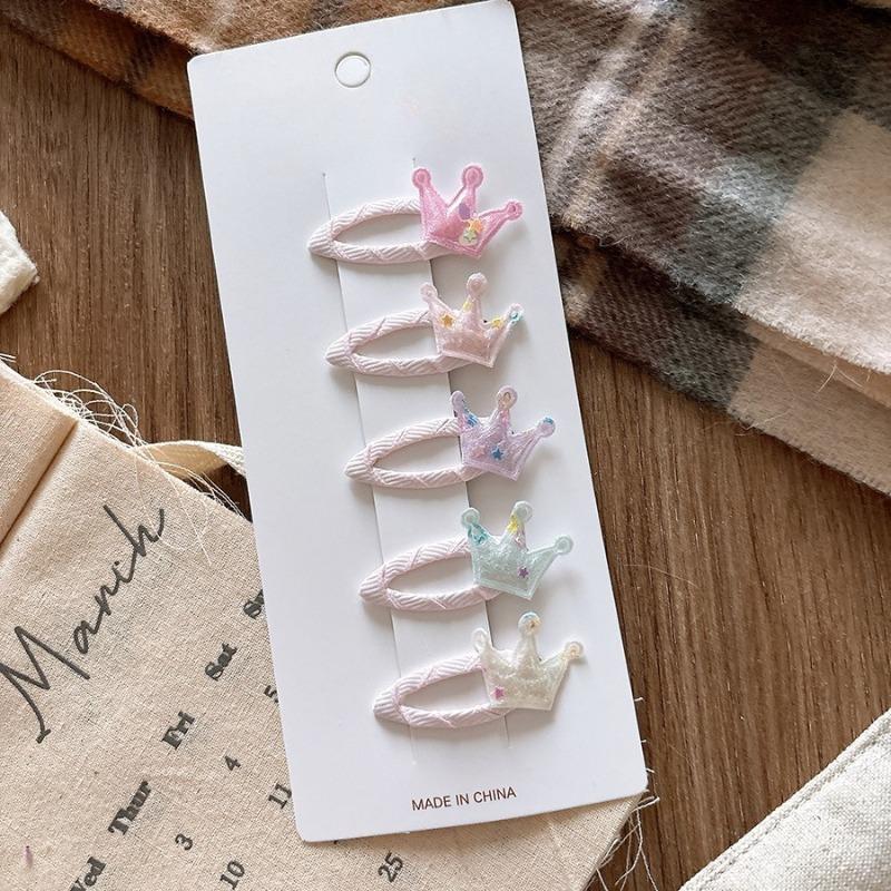 

Cute versatile hollow glitter heart-star BB clips for girls.Sparkling glitter finish,adorable design,secures bangs well.Perfect ONE SIZE FITS MOST&cortex