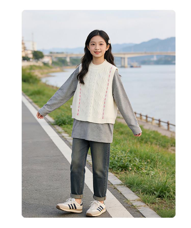Girls' spring vest, western style knitwear, spring clothing, college style girls' vest, Fried Dough Twists knitting