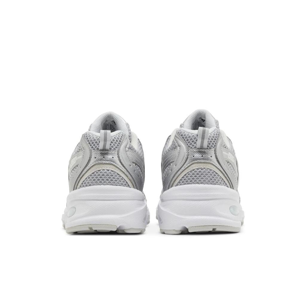 New Balance Men's 530 'Silver Metallic Moonbeam' (Unisex) Silver Metallic / Moonbeam Casual Shoes MR530RS