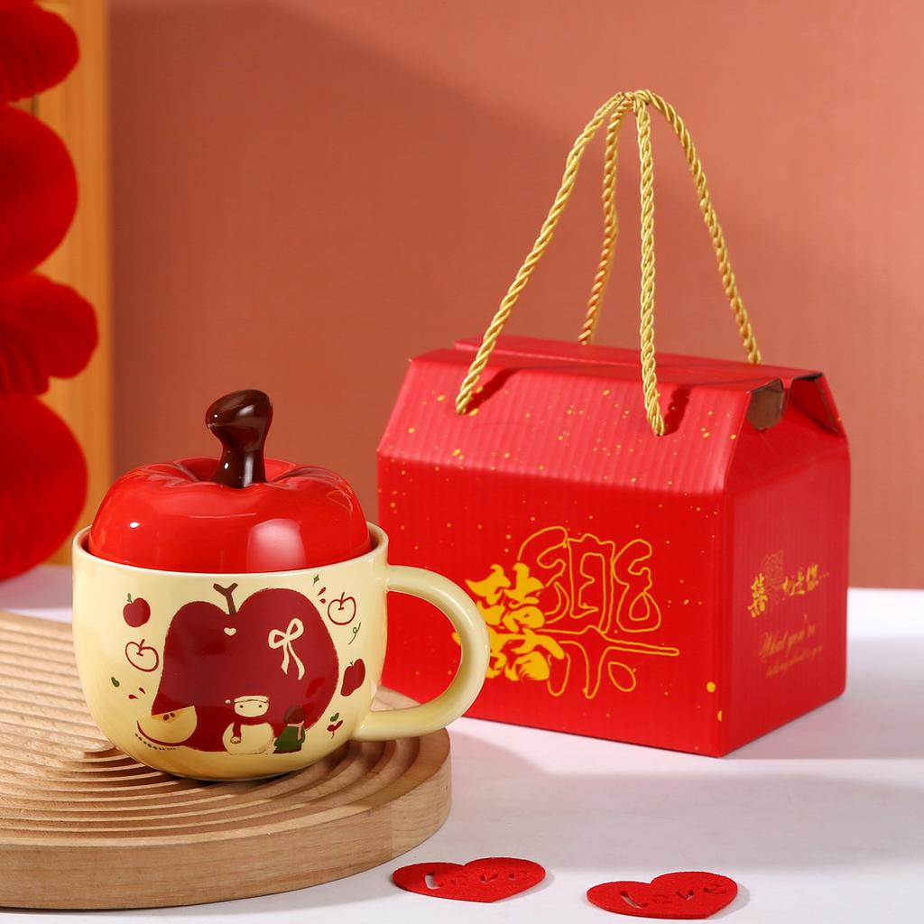 High Looking Cute Apple Ceramic Cup for Girls Souvenir Coffee Cup Water Cup Personalized Creative Mug with Lid