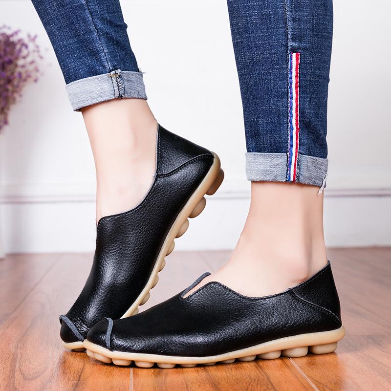Women's Leather Driving Shoes Moccasins Comfort Flats Casual Slip on Plus Size Walking Shoes for Mother