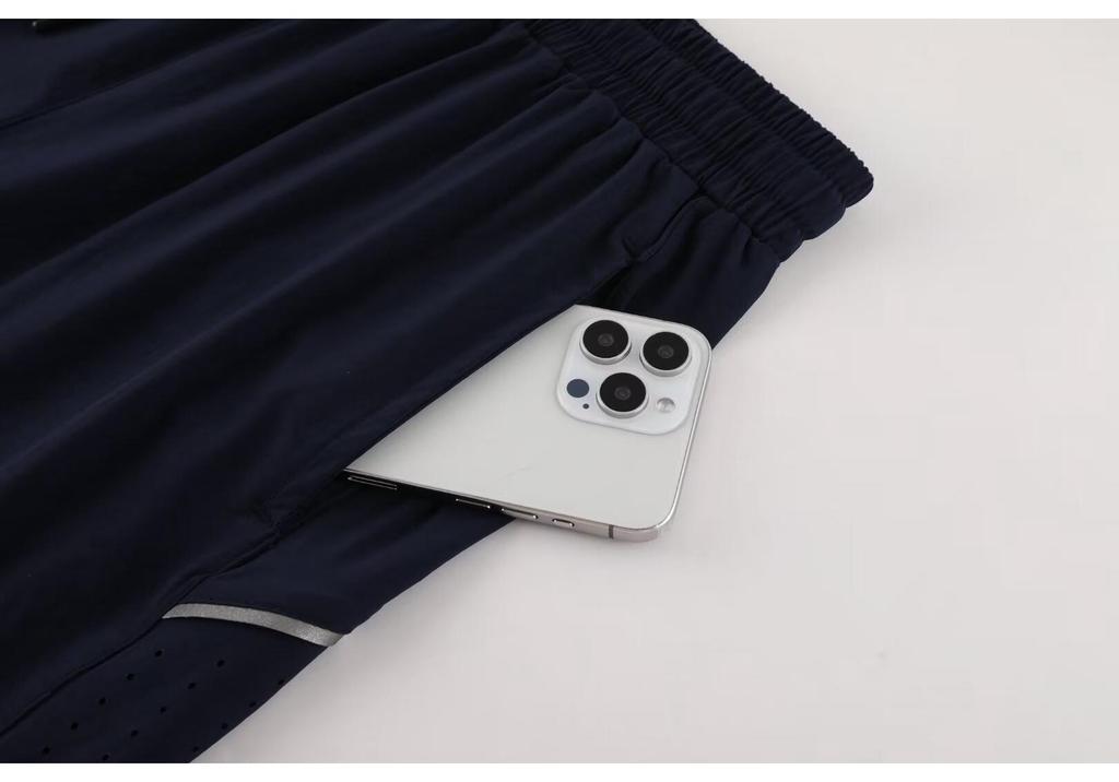 2024 Men's Quick-Dry Outdoor Running Shorts – Mid-Length, Loose Fit for Casual Fitness.
