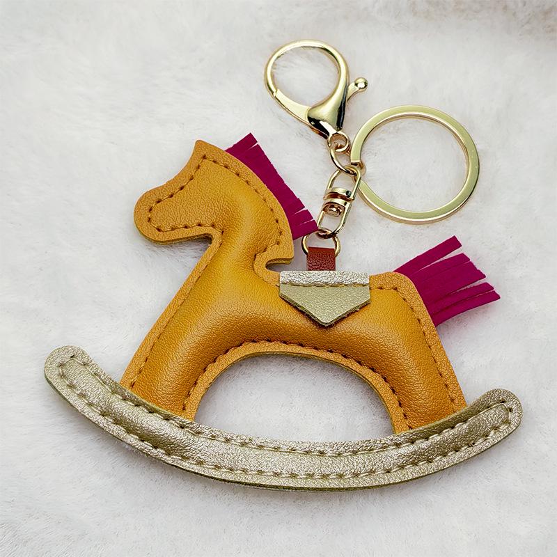 2025 Jahr des Pferdes Leder Schlüsselanhänger - Kreativer Kleines Pferd Anhänger mit Baumwollgefülltem Wackel Charm